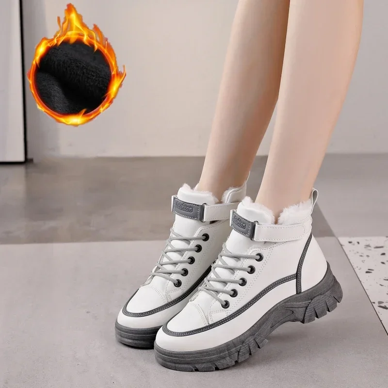 

Женские кожаные ботинки на платформе, теплые Нескользящие короткие кроссовки с круглым носком, ботильоны на среднем каблуке, резиновая обувь для зимы, 2023