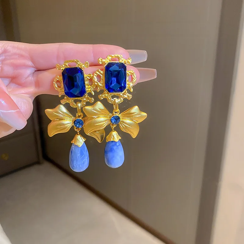 2023 New Vintage Palace Jewelry Blue Rhinestone Resin Stone Choker Necklace Drop Earrings Geometric Round Necklaces Earrings 4
