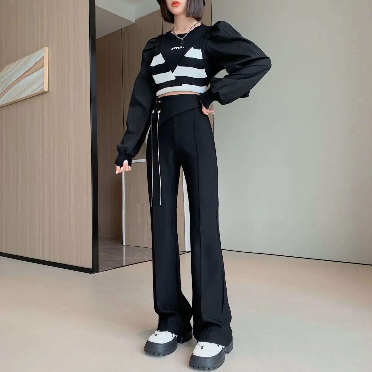 Black Flared Pants for Petite Women with a High Waist and Slimming Effect Elastic Waisted Casual Elastic Micro Flared Pants 4