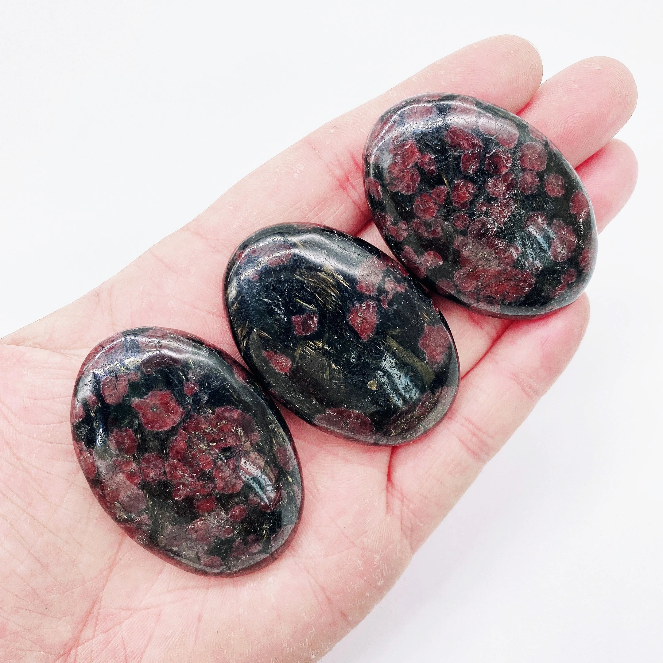Natural Garnet Energy Reiki Stone Palm Elliptic Decoration Natural Stones 1pc