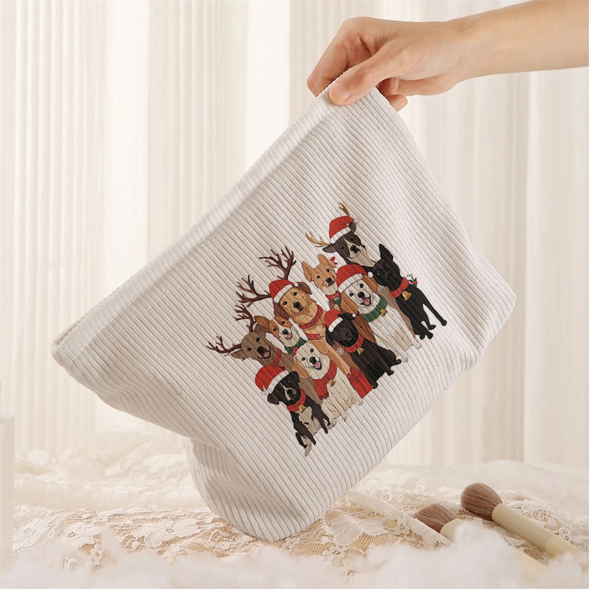 1 Christmas themed corduroy makeup bag, lightweight zipper makeup storage box, multifunctional bag with lining
