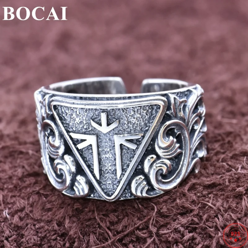 

Женское кольцо из серебра 925 пробы, с рельефным рисунком