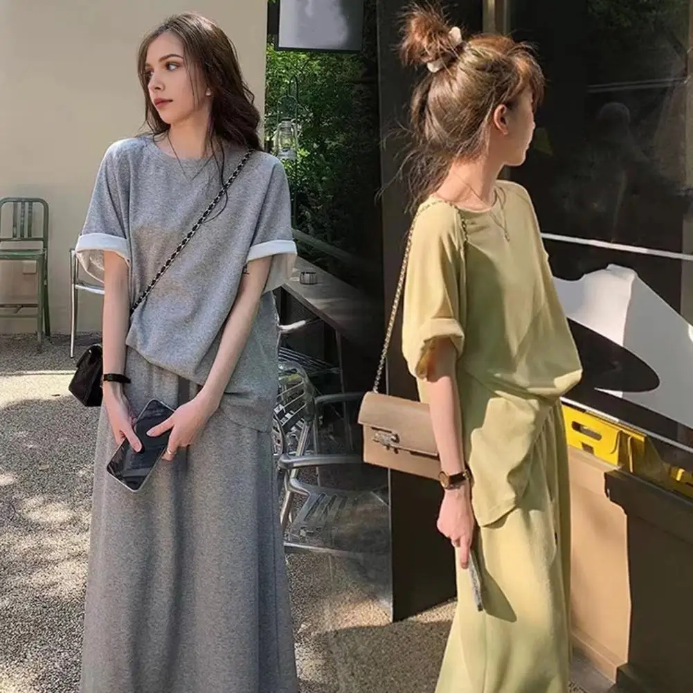 

Women Top Skirt Set Chic Women's 2-piece Set Short Sleeve T-shirt Pleated Maxi Skirt Adjustable Waist Solid Color for Commute