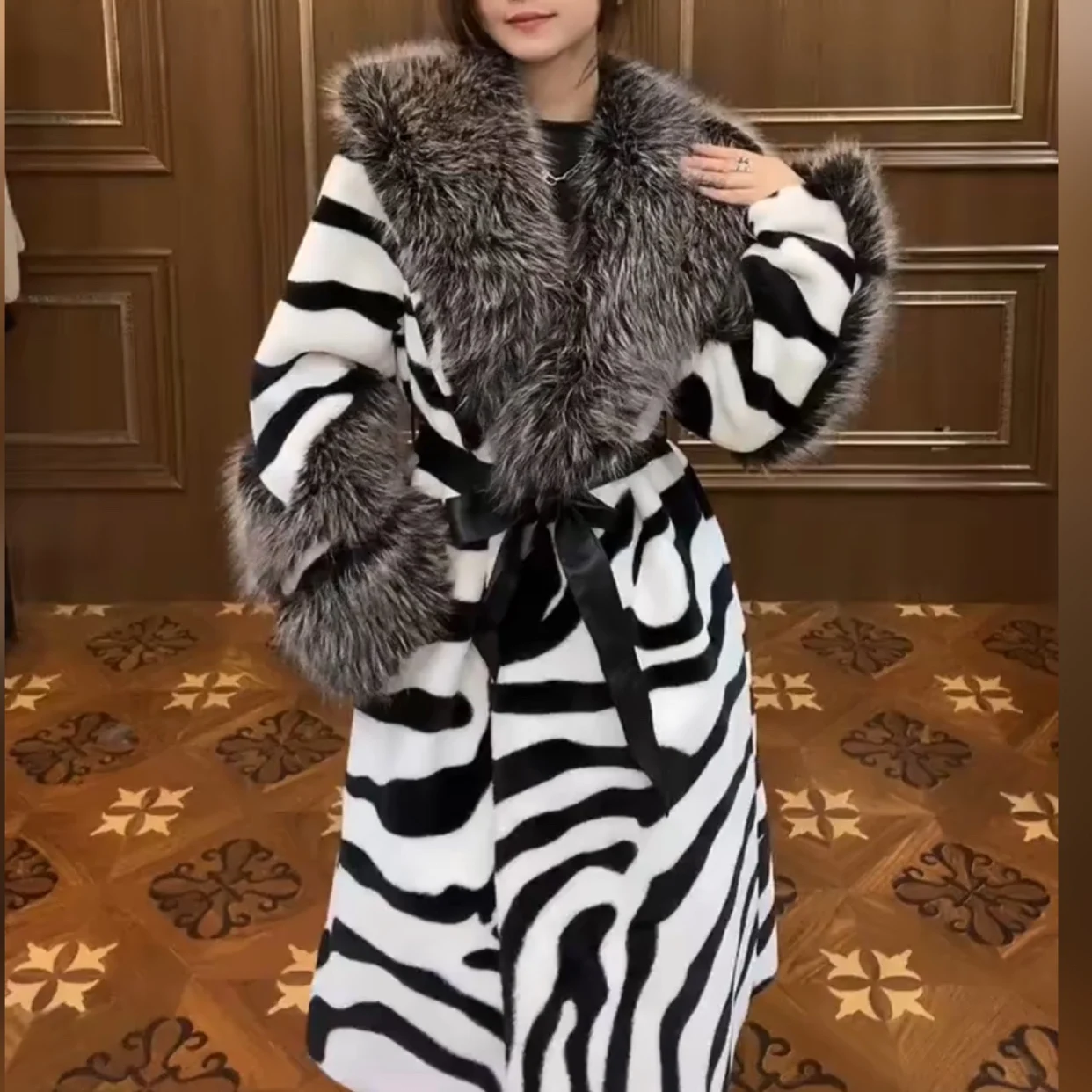 

2023 New Winter Fashion Lady Zebra-stripe Patchwork Sheep Fur Overcoat Mid-long Trendy Long Sleeve Casual Warm Fur Jacket Coat