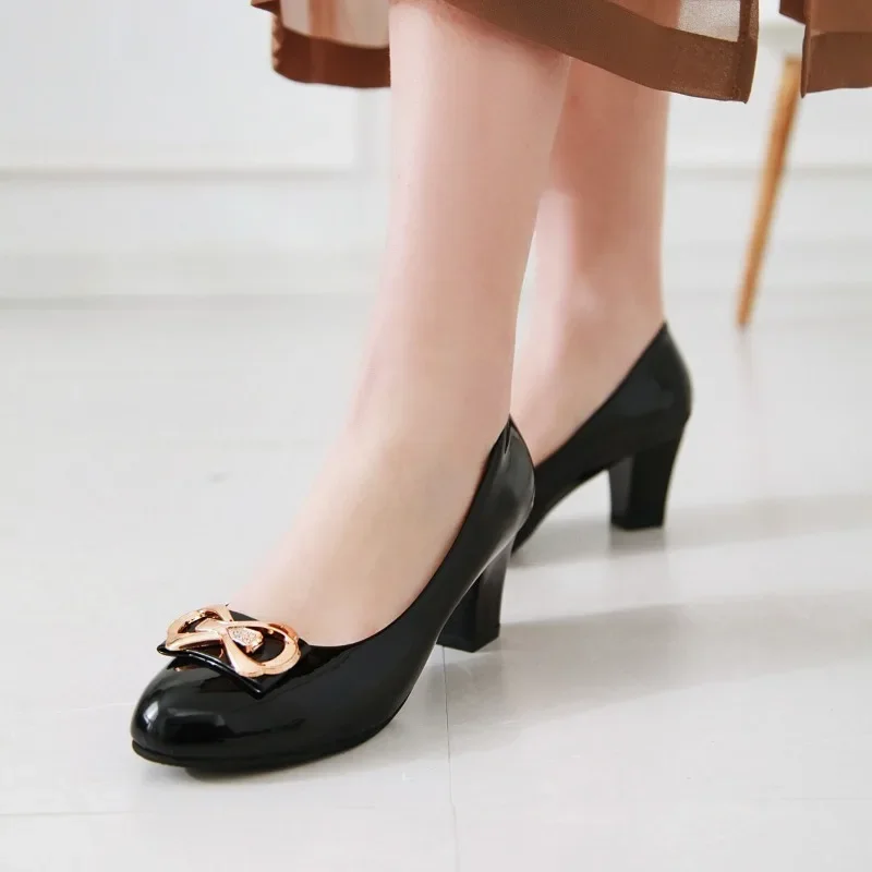 

Туфли-лодочки женские без шнуровки, заостренный носок, металлический декор, бант-бабочка, однотонные, модная Осенняя обувь, 2024