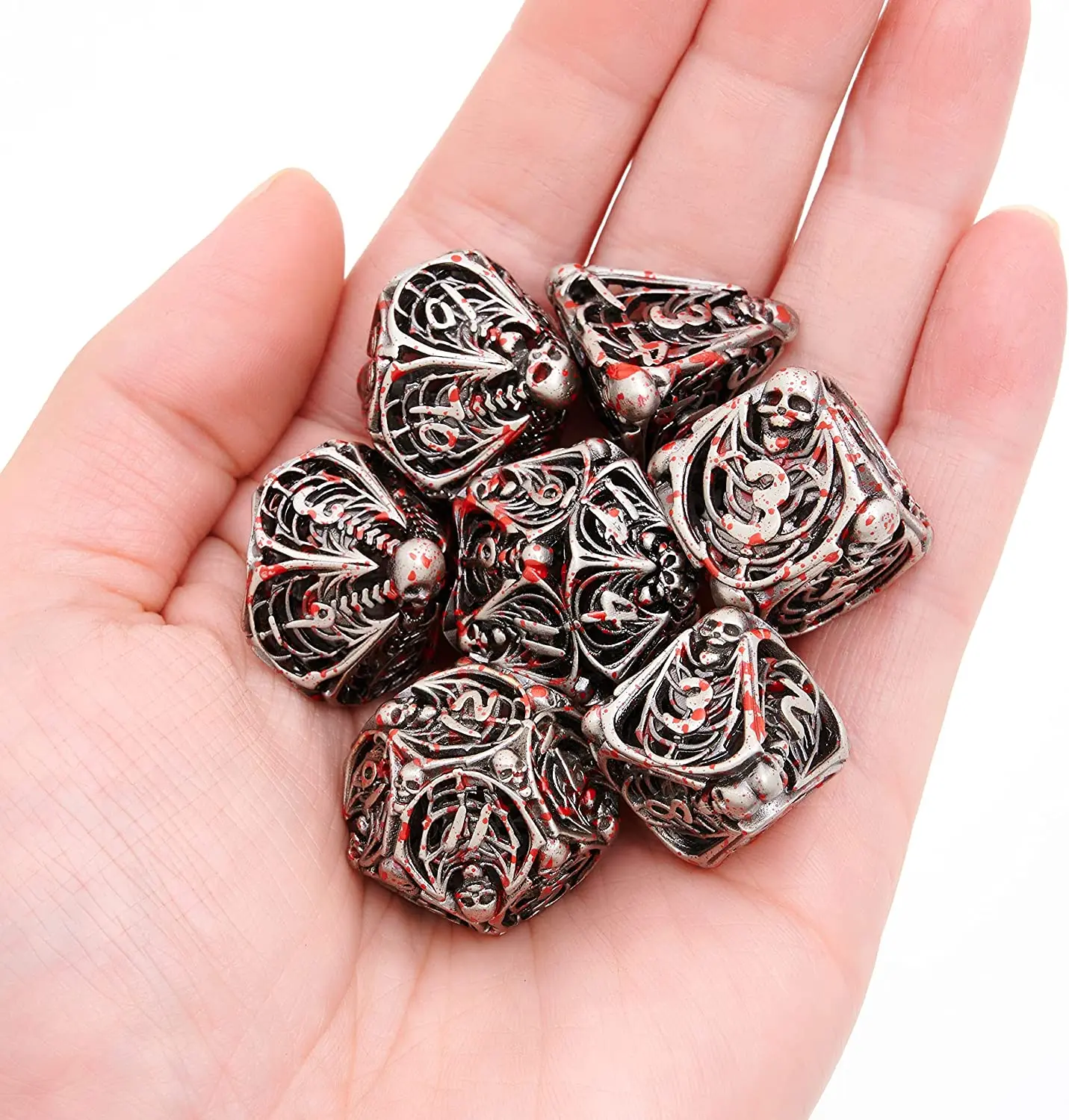 Hollow metal skull dice 7-piece set Cthulhu polygonal dice RPG board game Pathfinder metal role-playing board game D20D12D6