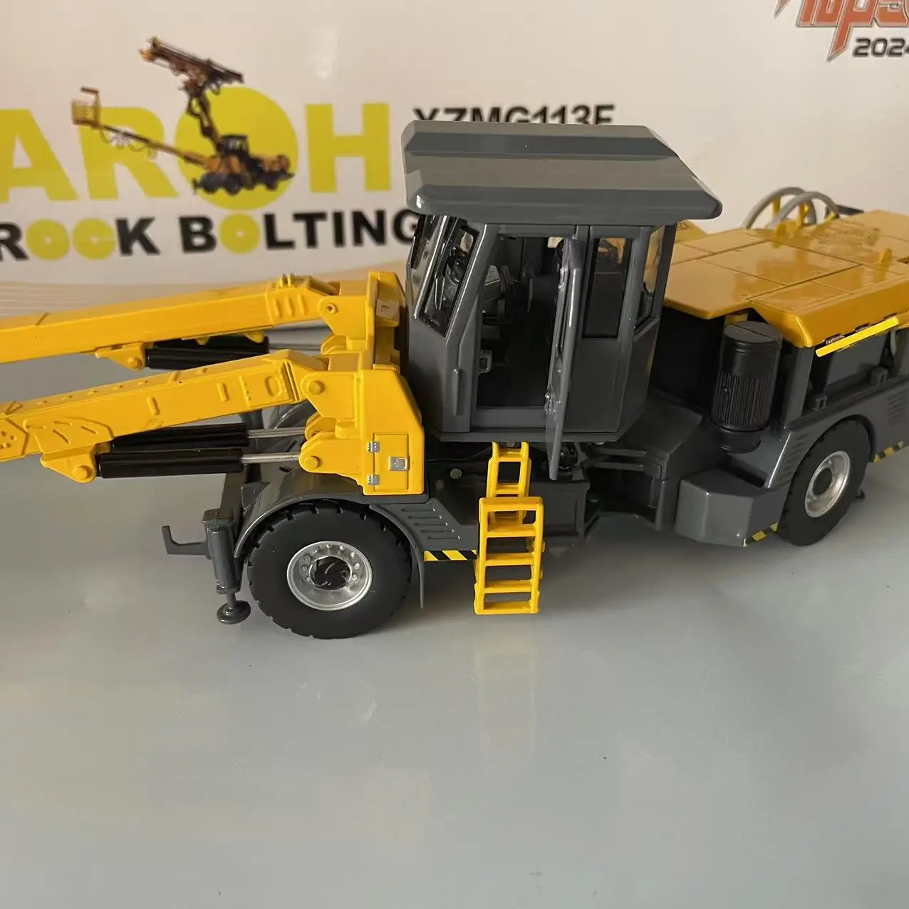 Alloy Simulation Engineering Truck Model For 1/50 Scale Anchor