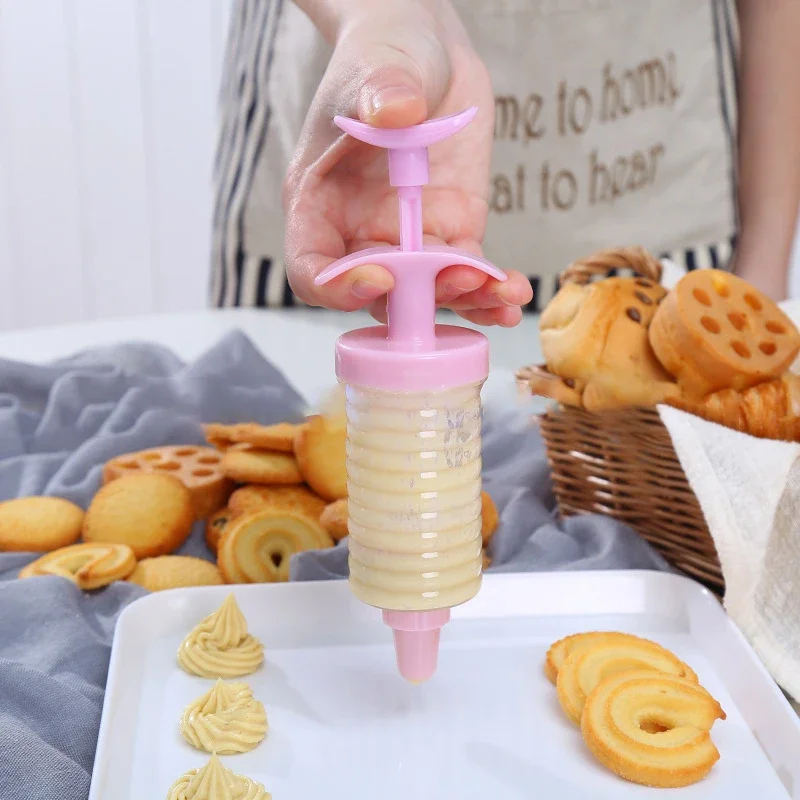 8 Pipe Nozzles with Syringe Plastic Cream Baking Nozzle Dispenser Icing Pastry Cream Tips Pastry Tube Decoration Tool cake decorating tip set,cake icing nozzles,baking nozzle set,cake decorating nozzle set