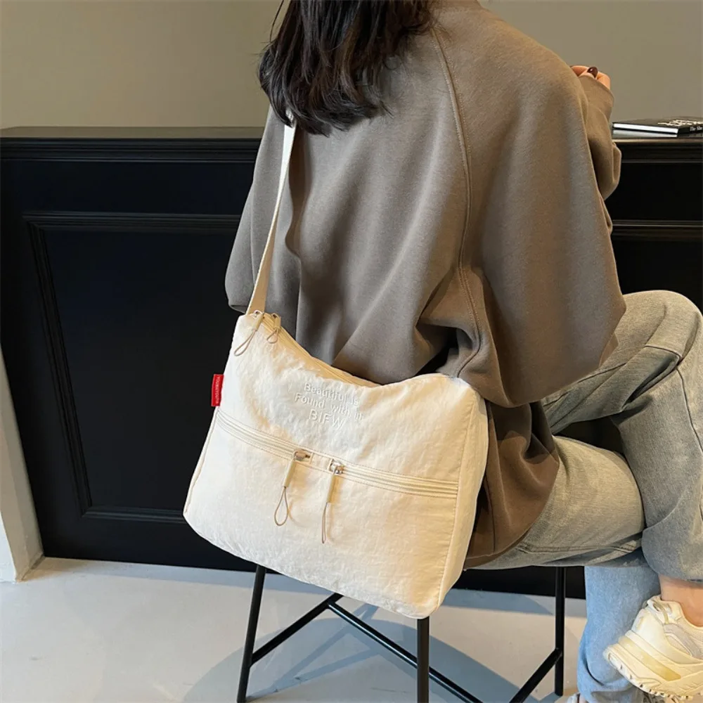 Japanese Xiaoqing New Lightweight Commuter Women's Crossbody Bag Large Capacity Nylon Cloth Adjustable Strap Shoulder Bag 2026