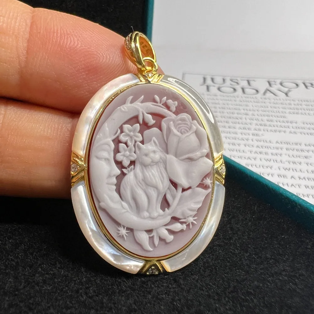 Pendentif Camée Vintage – Portrait Femme Rose – Cabochon Résine – Bijou Rétro