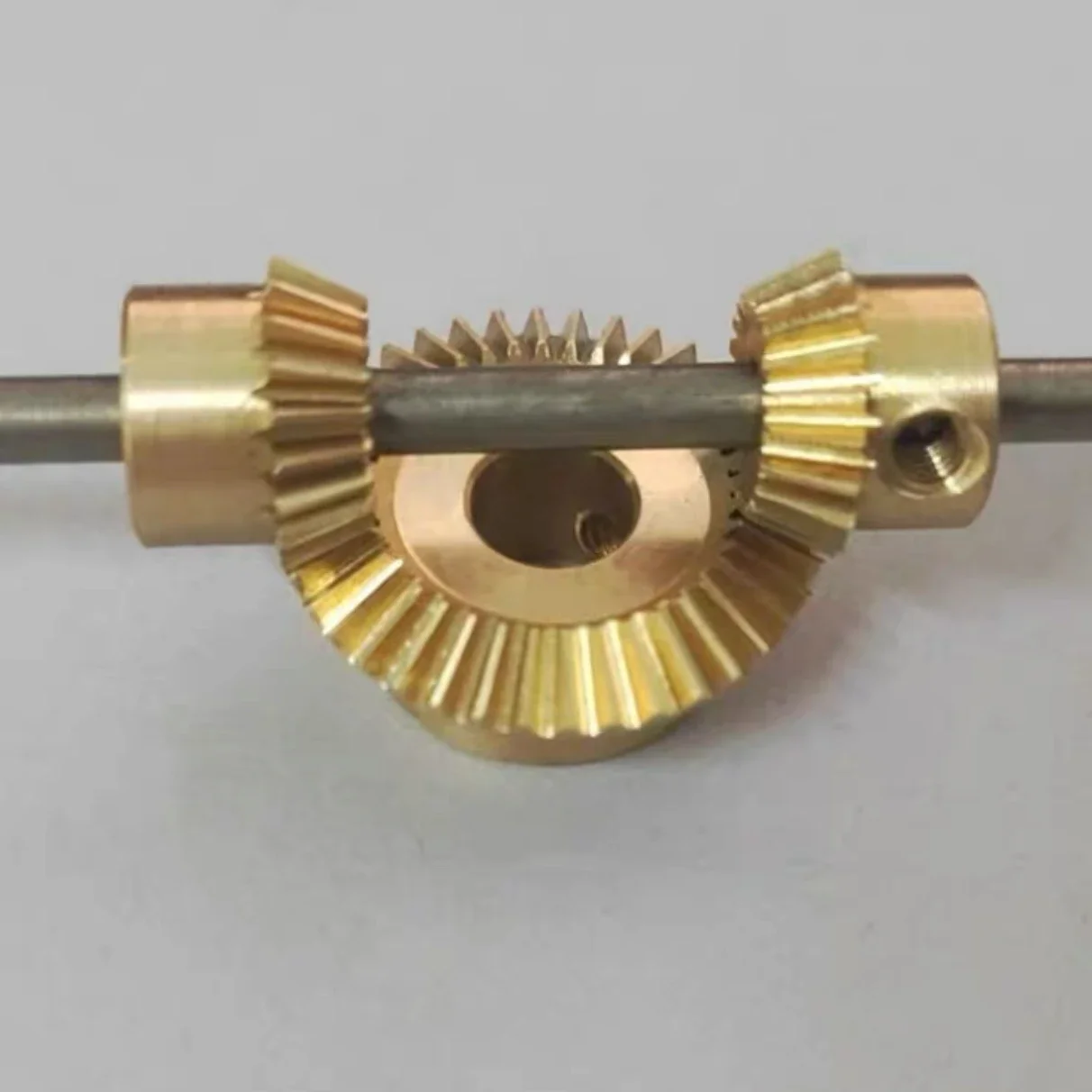 1:2 0.5M 20 Teeth 40 Teeth Copper Bevel Gear 90 Degree DIY Model 3mm 4mm 6mm 20T 40T