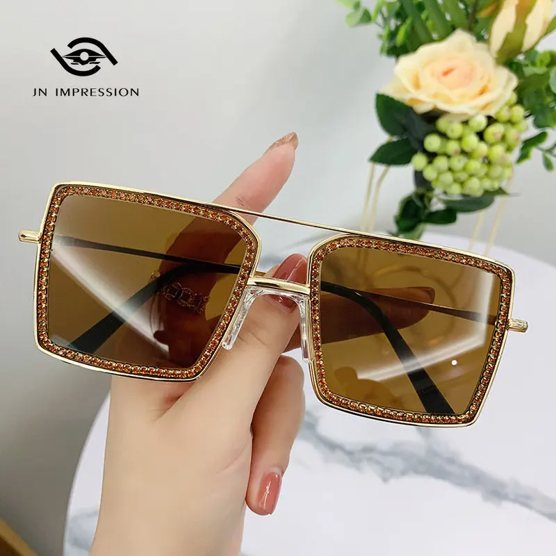 

Newest Luxury Trendy Sunglasses Diamond-encrusted Plain Glasses with Large Frames for Womens Sunglasses Luxury Designer