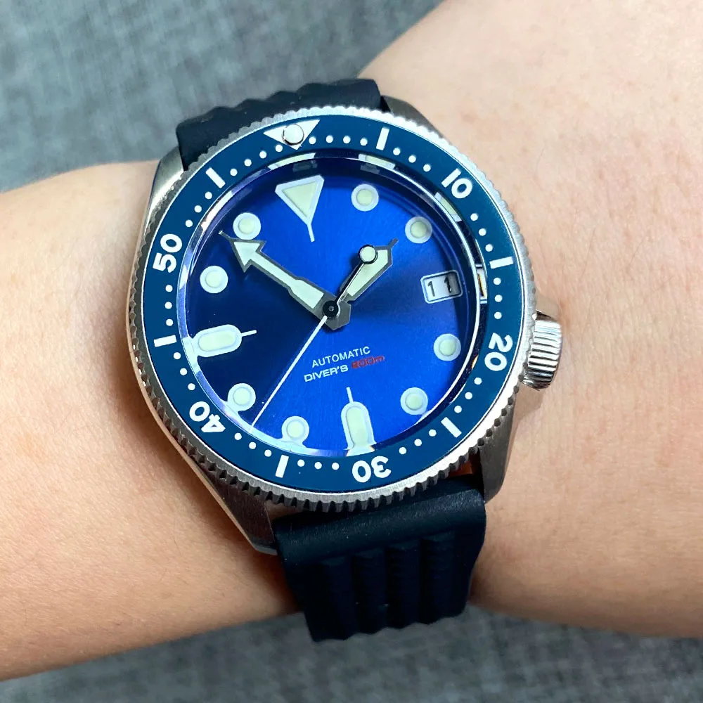 37MM SKX Steel Diver Mechanical Watches Sunburst Blue Waffle