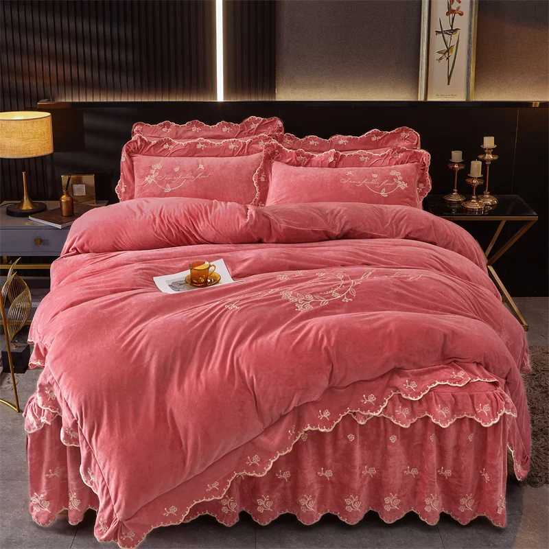 

AI WINSURE Embroidery Velvet Bedding Set Queen Luxury 4pcs Duvet Cover Set Thickened Soft Qulited Bed Cover with 2 Pillowcases