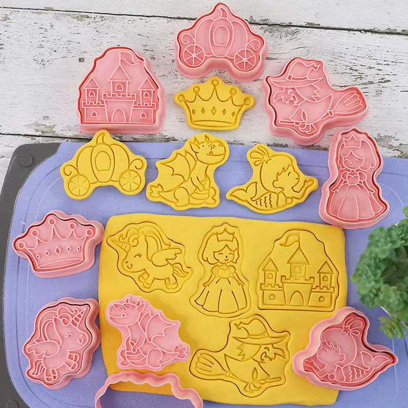 Cookie Cutter 8 Pcs/set Fairy Tales Plastic 3D Castle Witch Pressable Biscuit Mold Cookie Stamp Kitchen Baking Pastry Bakeware