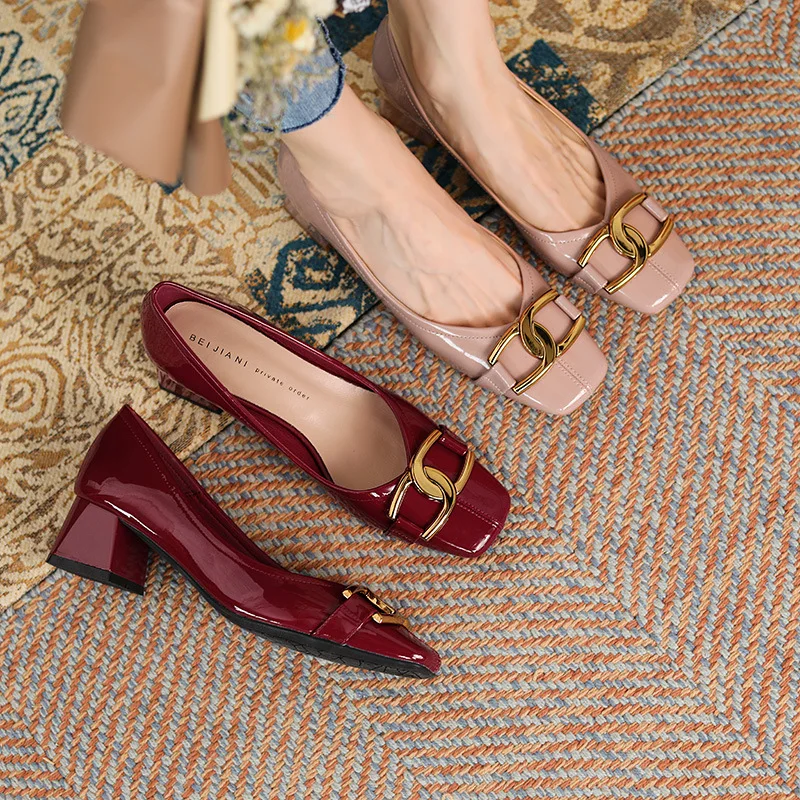 

Sheepskin square toe high heels, women's thick heels, French retro two wear, walkable heel shoes, patent leather metal, autumn