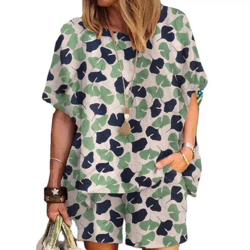 Рисунок 5 - Женский спортивный костюм в горошек