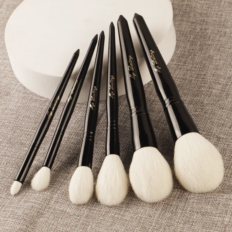 1pc White Goat Hair Powder Makeup brushes Highlight Loose Blush Precision Crease Detail Eye Shadow Make up brush Eyeshadow soft