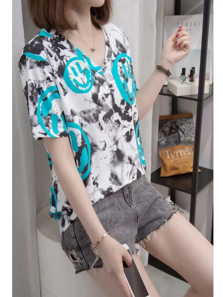 

L-4XL Large Size V-neck Tie Dye T-shirt Women Summer Casual Loose Short Sleeve SMILE Pattern Cotton Tees Tops Female Clothing