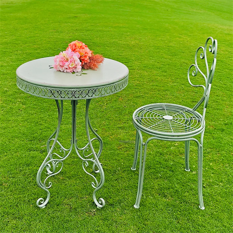 Tables et chaises pliantes (1 table et 2 chaises), Table basse extérieure  nordique, balcon à la maison simple/terrasse/jardin Portable Iron Art Table  ronde (Color : A) : : Jardin