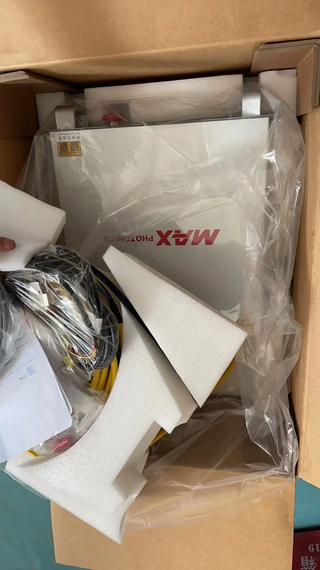 MAX 1000w 1500w 2000w 3000w pulse fiber laser source/generator for welding/cutting metal raycus laser source