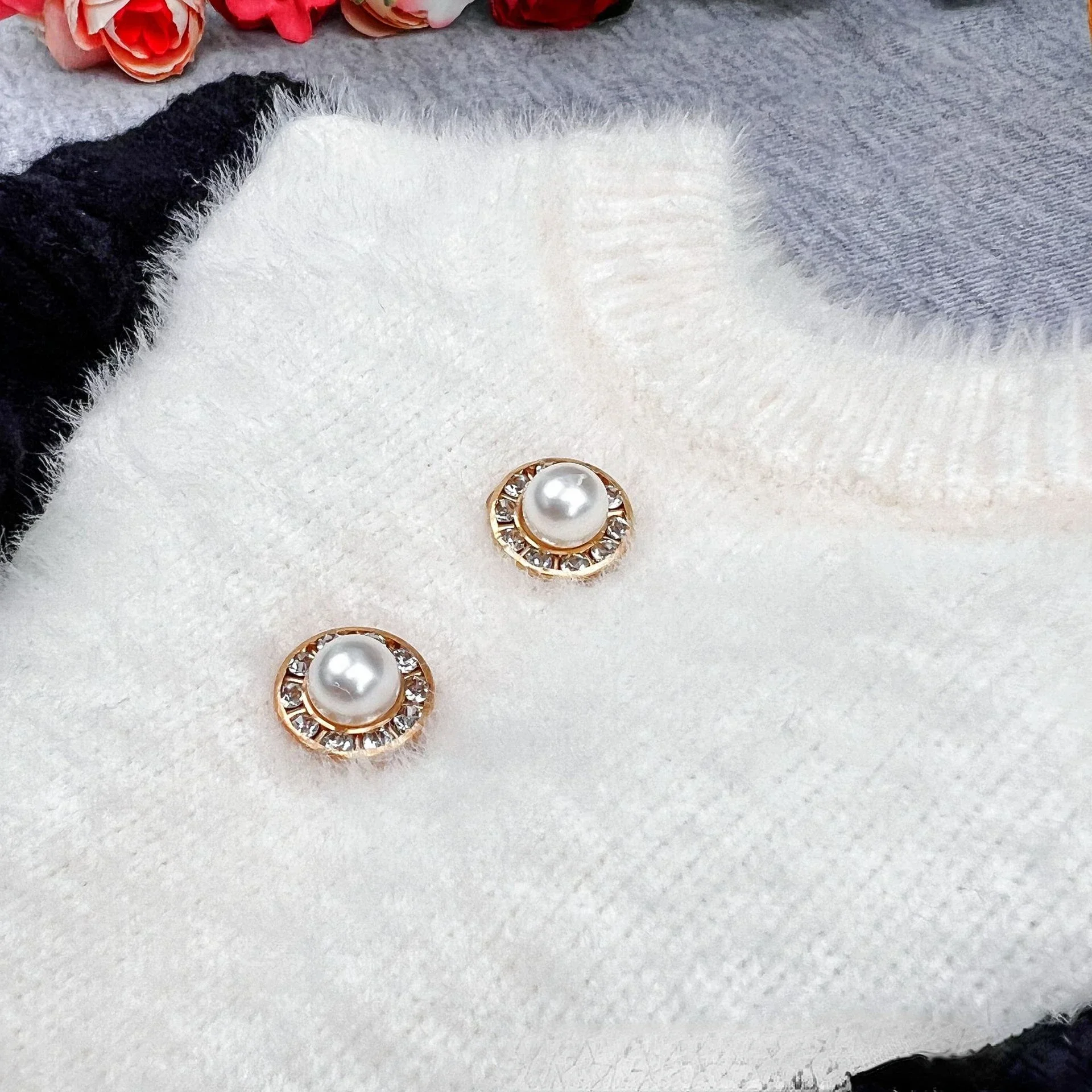 Jesienno-zimowa sweter dla zwierząt domowych w stylu księżniczki spódnica z małe latające rękawem obszyta biała perła futrzana słodkie zwierzątko sweter dla zwierząt domowych obroża dla kociaka pieska z dzianiny