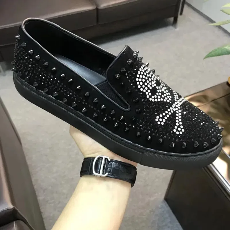 

Luxury Brand Skull Men Loafers Diamond Rhinestones Spikes Men Shoes Rivets Casual Flats Sneakers Designer Shoes High Quality Vip