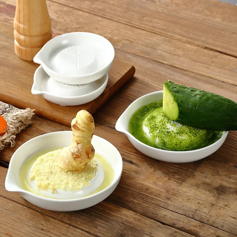 White Simple Style Ceramic Burnishing Machine Portable Porcelain Carrot Ginger Grinding Household