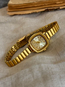 1 Piece of New Golden French Classic Retro Style High-End Elegant Small and Exquisite Women's Quartz Watch Stainless Steel Strap Rectangular Carved Dial with Arabic Scale Fashion Literary Casual Simple Niche Design Elegant Charming Suitable for Daily Wear and Birthday Gifts