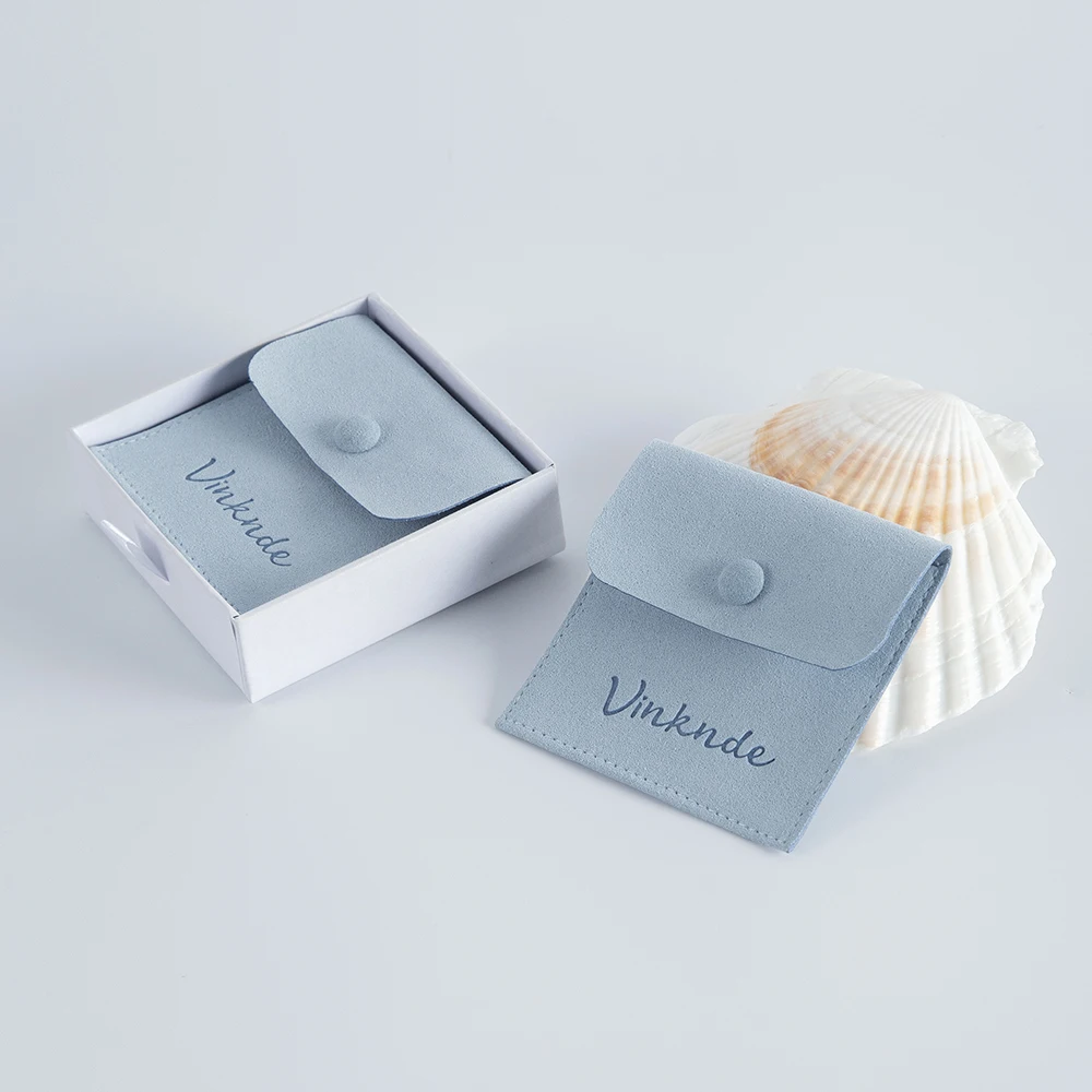 100pcs 사용자 정의 로고 마이크로 화이버 쥬얼리 포장 선물 가방 8X8cm 반지 귀걸이 보관 주머니 결혼식 호의 대량 가방