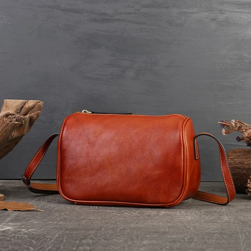 

Handmade Genuine Leather Women's Niche Retro Simple Plant Tanned Leather Crossbody Pillow Bucket One Shoulder Handbag