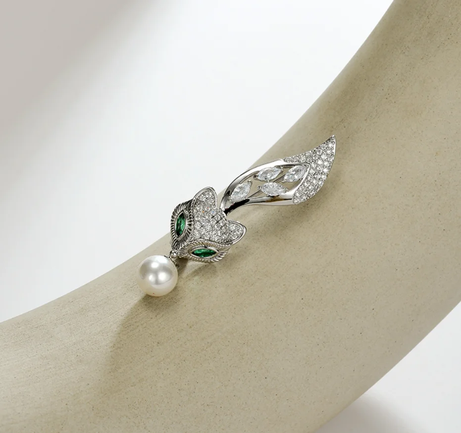 2023 new trend Fox with pearl suit zircon Lapel pins brooch accessories fashion jewelry for women