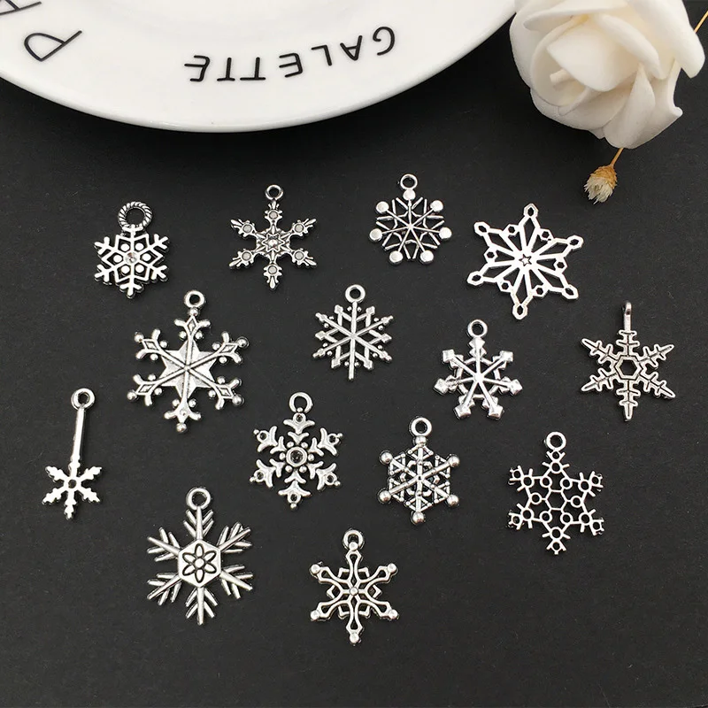 14Pcs/pack 1cm-2.5cm Mixed Silver Alloy Snowflake Pendant Christmas Decoration Metal Hollowed Out Snowflake Handmade Gift Label
