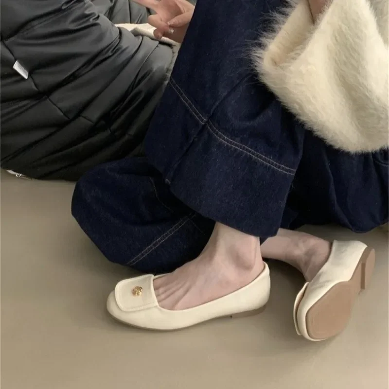 Women's Flat Shoes Camellia Metal Decoration One Kick Anti-slip Women Shoes Dress Leisure Spring Soft Bottom Zapatillas De Mujer 4