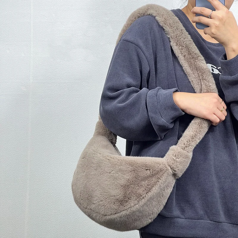Furry Luxury Women's Shoulder Bag High Quality Faux Fur Fashion Crossbody Bag New Large Capacity Plush Shoulder Bag