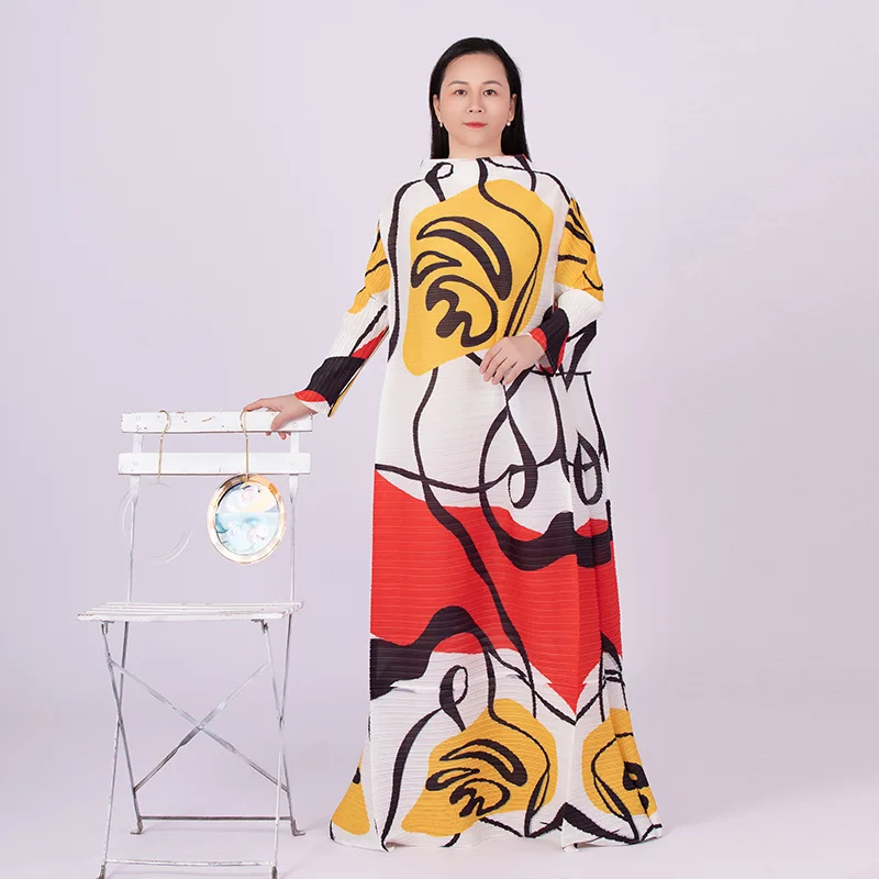 

2023 Miyake Pleated Autumn New European And American Fashion High Temperament Loose Print Medium And Long Dress Spot
