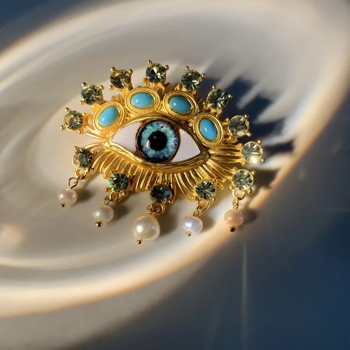 

2023 New Exaggerated Devil's Eye Brooch Eyes Breast Flower Pin for Men Women