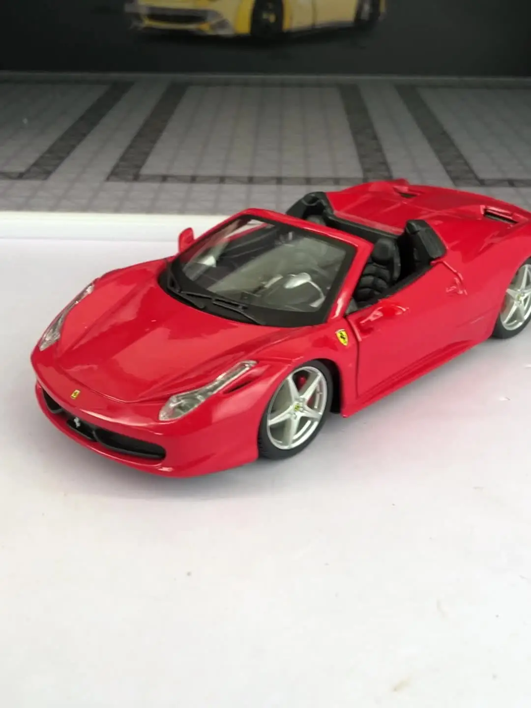 Bburago 1:24 Ferrari 458 Spider convertible supercar car model