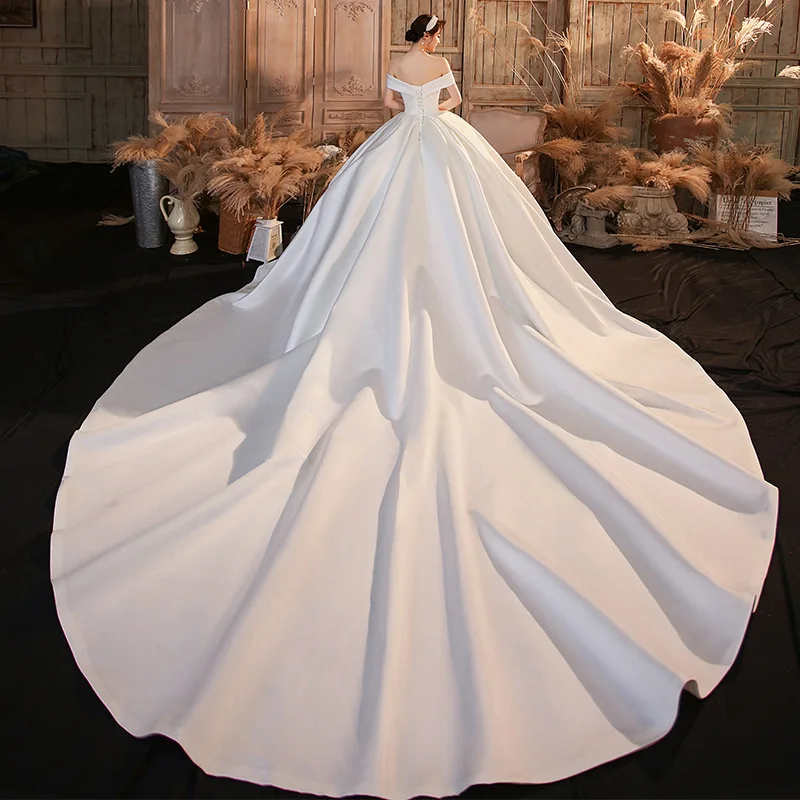 

YUDX Luxury Satin Wedding Dress With Court Train Elegant Boat Neck Princess Wedding Gown plus size custom made Vestido De Noiva