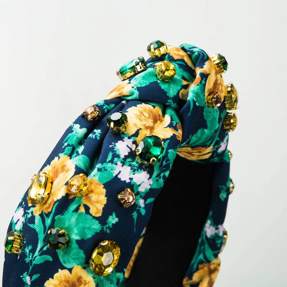 Рисунок 2 - Повязка на голову с цветами в стиле