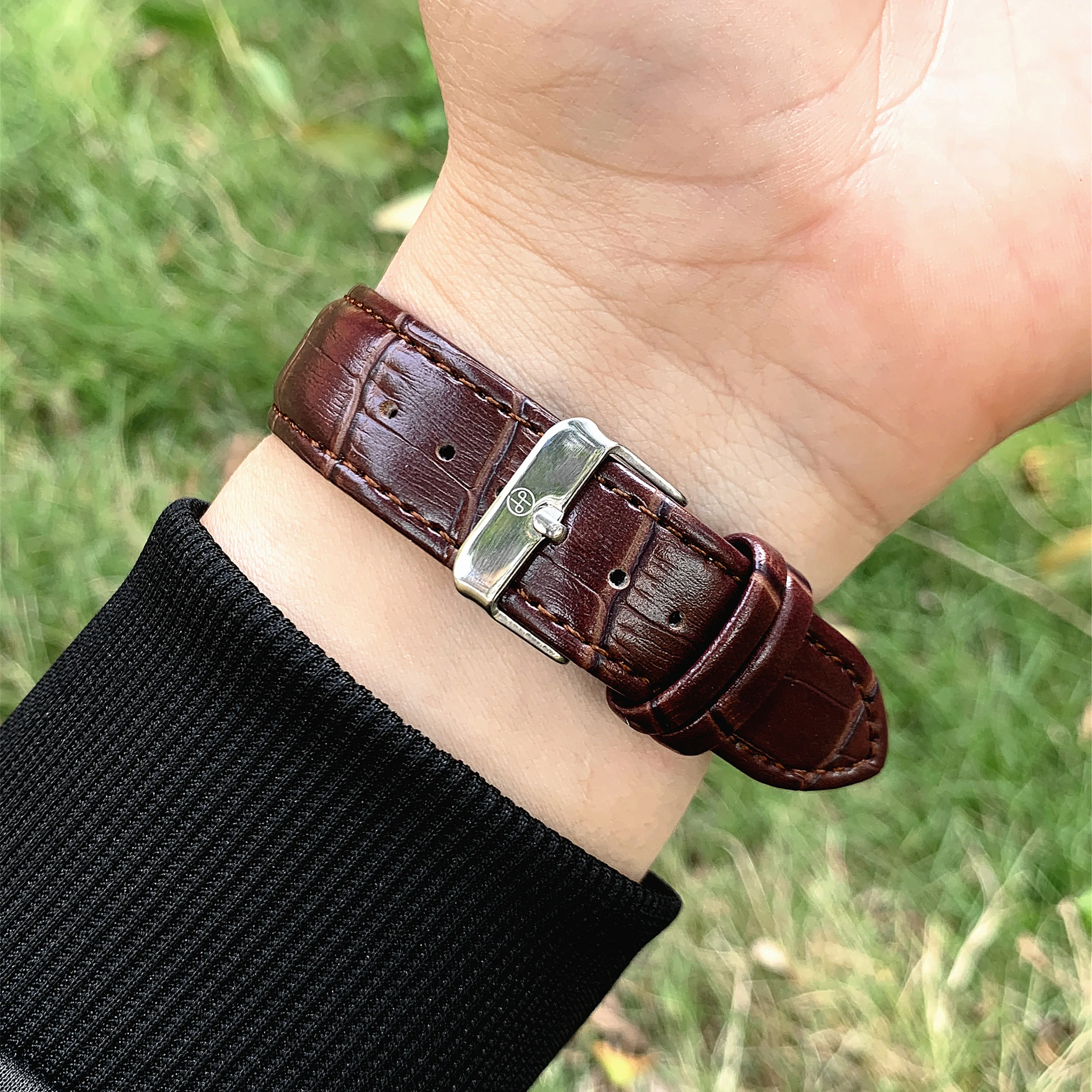 Montre à quartz marbrée avec bracelet papillon. - Test et Avis