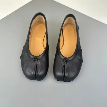 Fashion Hot PU Leather Tabi Shoes Women Handmade Women Flats High Quality Shoes Luxury Design Split-Toe Mules Shoes 1