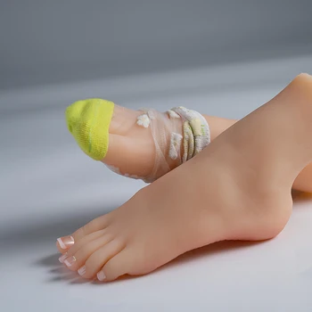 Piede del manichino Nuovo arrivo Simulazione Nail Practice Piede Fetish Piedini in silicone Modello per scarpe da pompino Calzino Display 2600