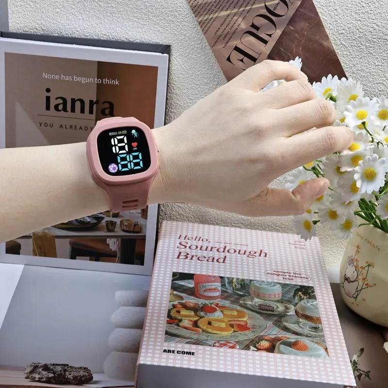 Ladies Small Square Watch i Fashion Astronaut LED Electronic Watch