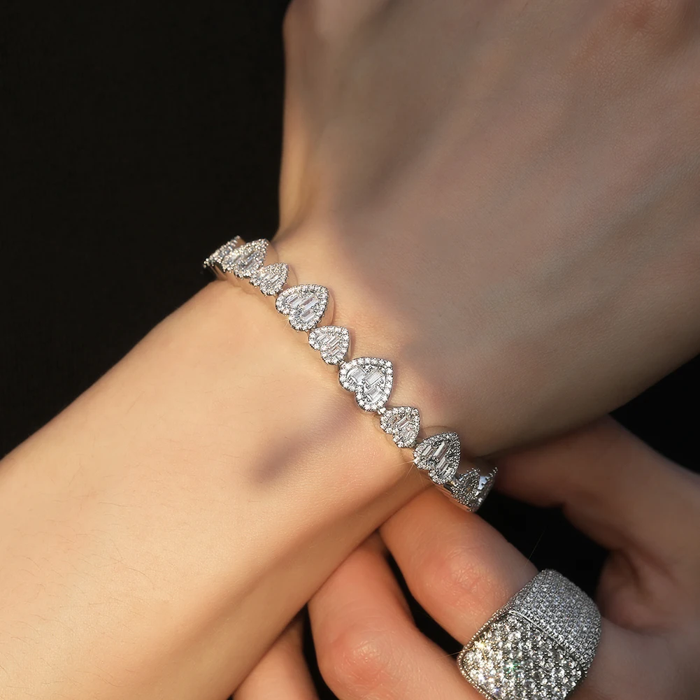 UWIN Baguettecz Heart Necklaces for Women Iced Out Big&Small Heart CZ Choker Fashion Jewelry for Mothers' Day