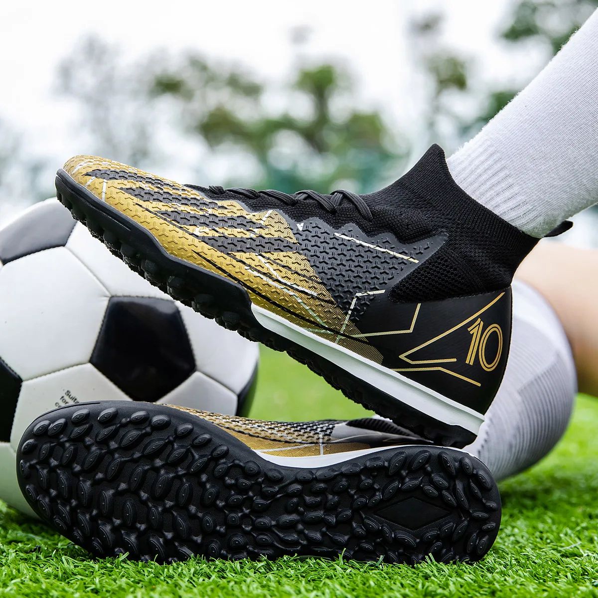 Chaussures Football Enfant Garçon - Crampons Respirantes Antidérapantes Gazon Artificiel, Confort & Vitesse
