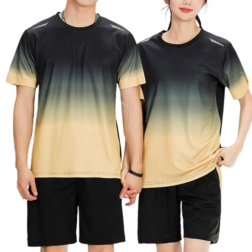 

Crew Neck Jogger Outfit Knee Length Moisture Wicking Stylish Men Gradient Color Print T-shirt Wide Leg Shorts Set