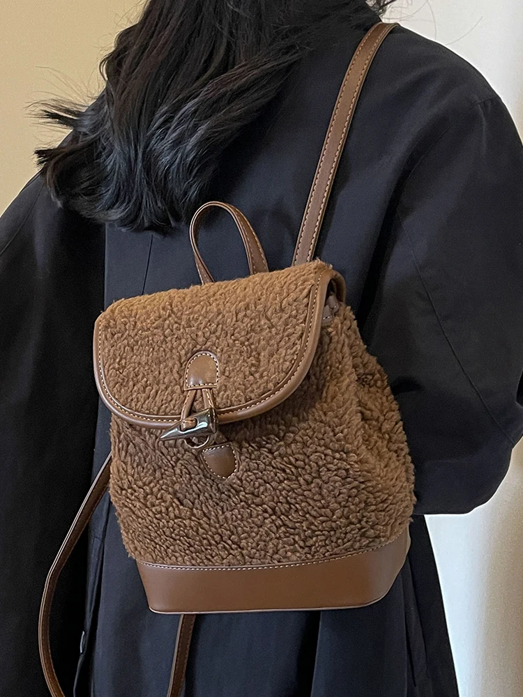 Chic Women Lamb Wool Backpack Autumn Winter Versatile Handle Bucket Bag Leisure Simple Female Plush Backpack