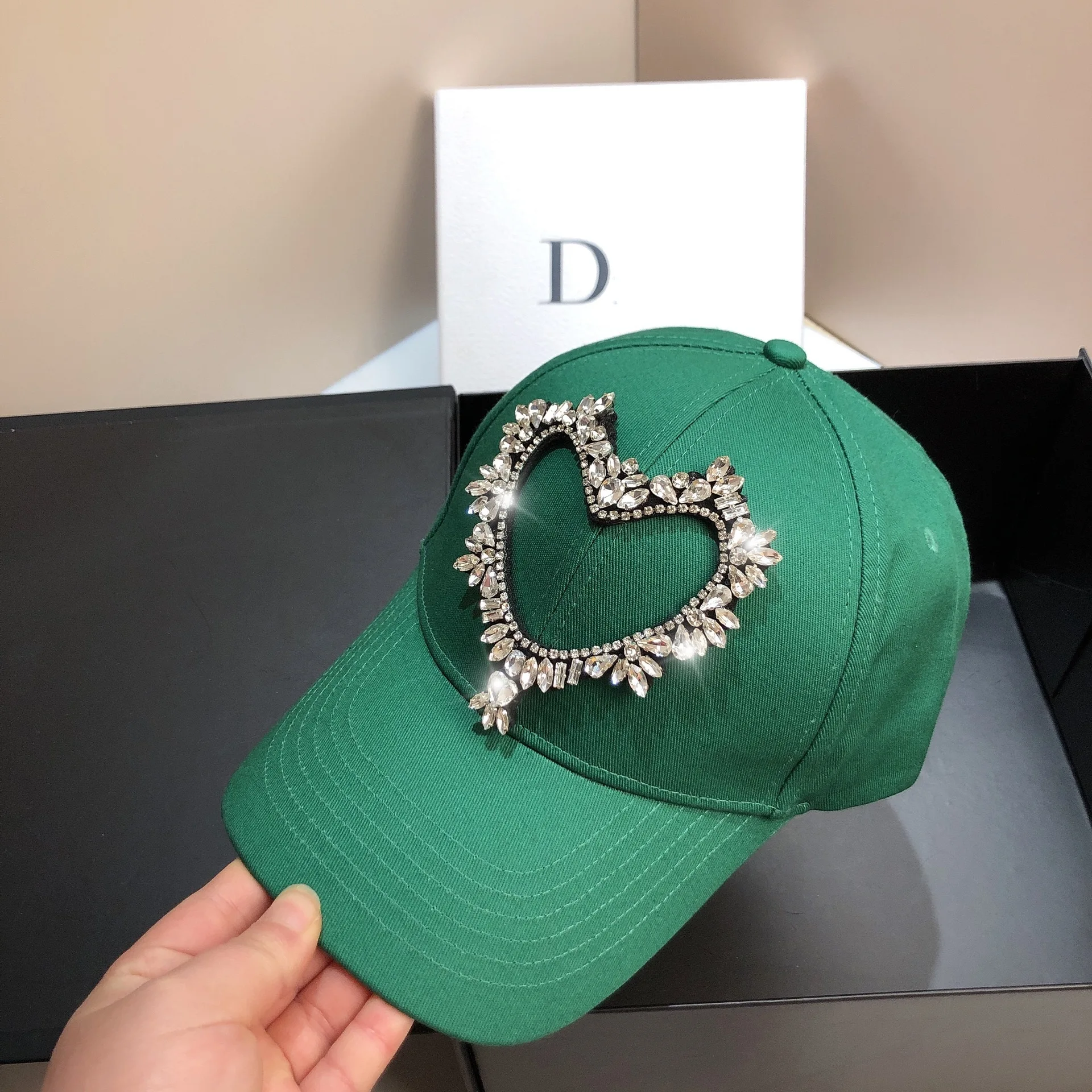 Rhinestone Baseball Cap Ladies Hip Hop Hat Sparkling Full of Diamonds Cool Fashion European and American Style Peaked Cap Ladies