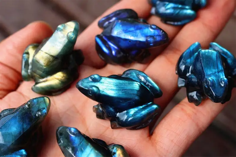 1.4" Natural Labradorite Carved frog, Blue Flashy Labradorite Frog, Frog Carving, Riki Healing, Home Decor, Crystal gift 1PC